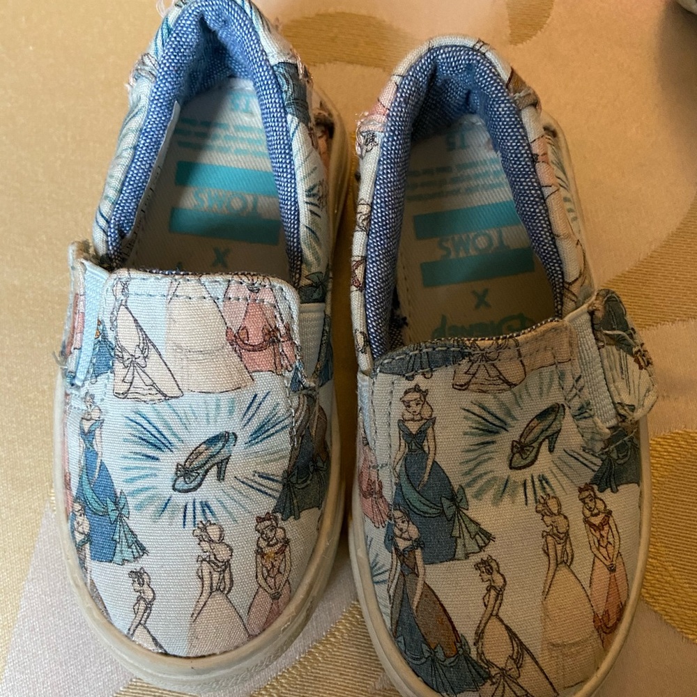 Limited edition Disney Cinderella toddler TOMS.
